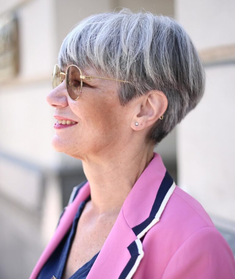 +30 Trendy Short Haircuts for Women Over 50